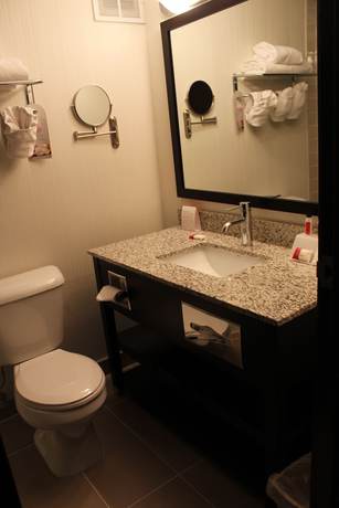 Imagen de la habitación del Hotel Ramada Plaza By Wyndham Regina Downtown. Foto 10