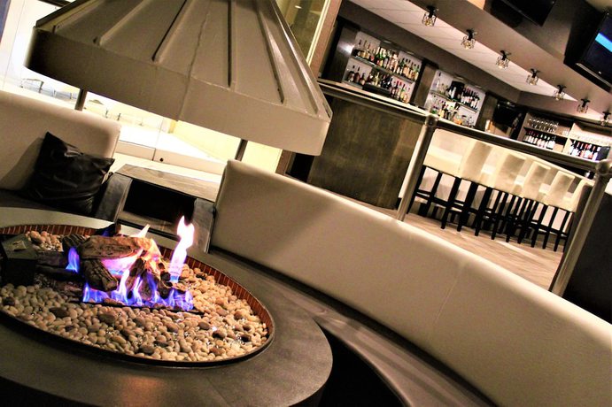 Imagen del bar/restaurante del Hotel Ramada Plaza By Wyndham Regina Downtown. Foto 2