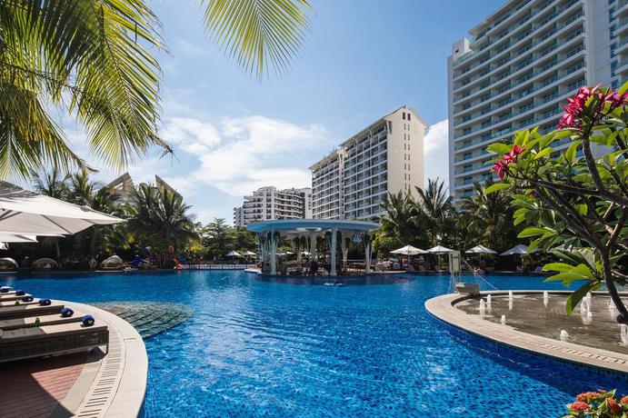 Imagen de la piscina del Hotel Ramada Plaza By Wyndham Sanya Bay. Foto 10