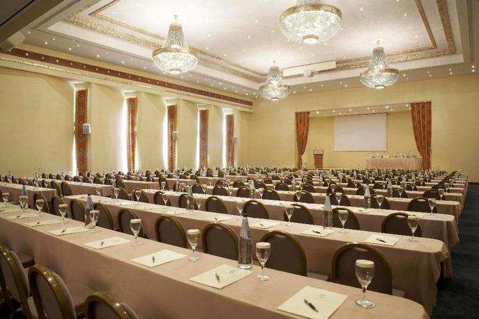 Imagen de los interiores del Hotel Ramada Plaza By Wyndham Thraki. Foto 14