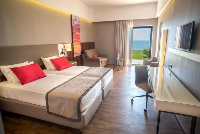 Imagen de la habitación del Hotel Ramada Plaza By Wyndham Thraki. Foto 12