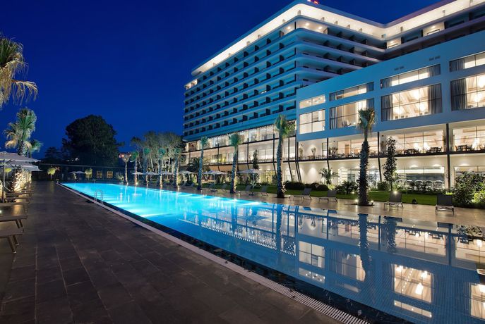 Imagen de la piscina del Hotel Ramada Plaza By Wyndham Trabzon. Foto 20
