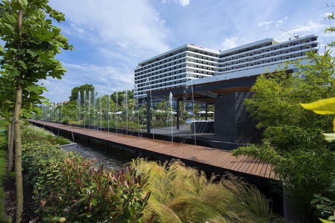 Imagen de los interiores del Hotel Ramada Plaza By Wyndham Trabzon. Foto 11