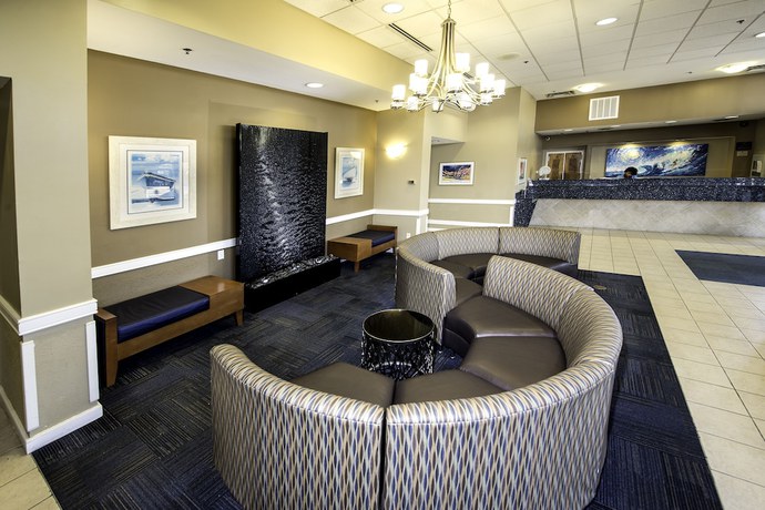 Imagen de los interiores del Hotel Ramada Plaza By Wyndham Virginia Beach Oceanfront. Foto 17