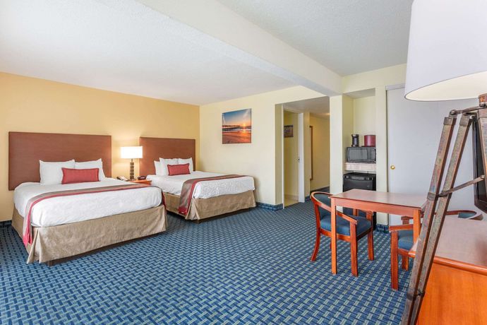 Imagen de la habitación del Hotel Ramada Plaza By Wyndham Virginia Beach Oceanfront. Foto 16