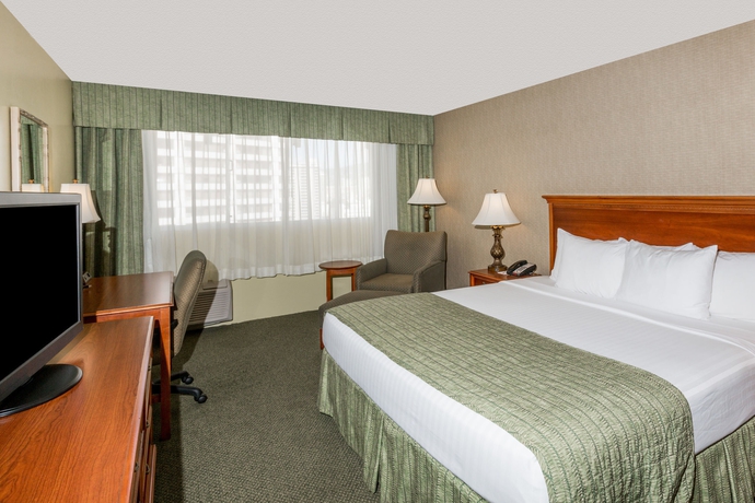 Imagen de la habitación del Hotel Ramada Plaza By Wyndham Waikiki. Foto 11