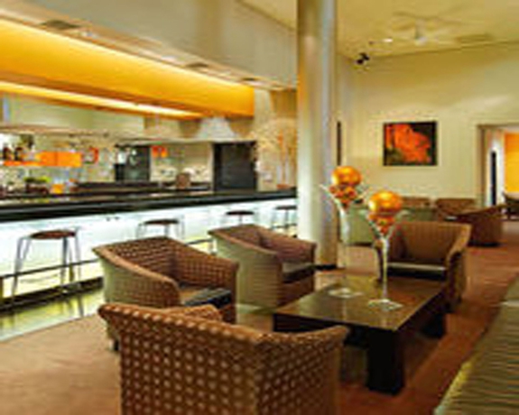 Imagen de los interiores del Hotel Ramada Plaza By Wyndham West Hollywood and Suites. Foto 10