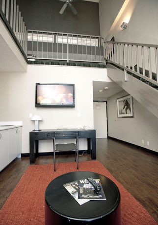 Imagen de la habitación del Hotel Ramada Plaza By Wyndham West Hollywood and Suites. Foto 4