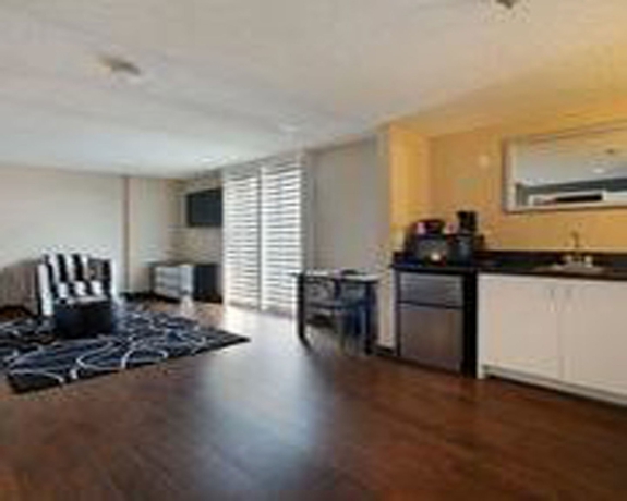 Imagen de la habitación del Hotel Ramada Plaza By Wyndham West Hollywood and Suites. Foto 8