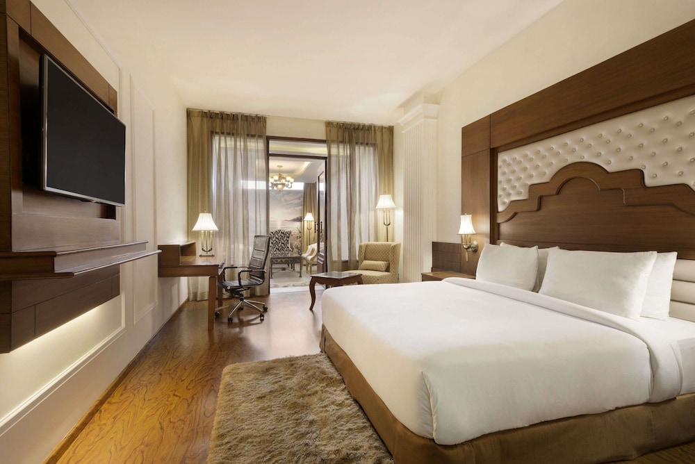 Imagen de la habitación del Hotel Ramada Plaza, Chandigarh, Zirakpur. Foto 10