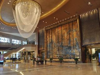 Imagen de los interiores del Hotel Ramada Plaza ChongQing North. Foto 15