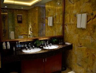 Imagen de la habitación del Hotel Ramada Plaza ChongQing North. Foto 12