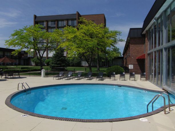Imagen general del Hotel Ramada Plaza Fort Wayne And Conference. Foto 2