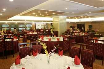 Imagen del bar/restaurante del Hotel Ramada Plaza Guiyang. Foto 6