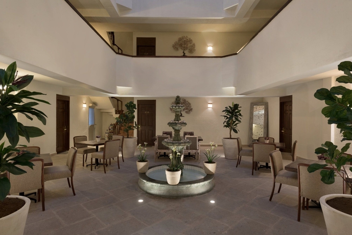 Imagen de los interiores del Hotel Ramada Plaza Leon. Foto 12