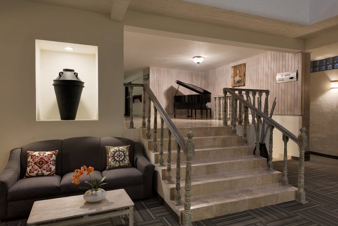 Imagen de los interiores del Hotel Ramada Plaza Leon. Foto 13