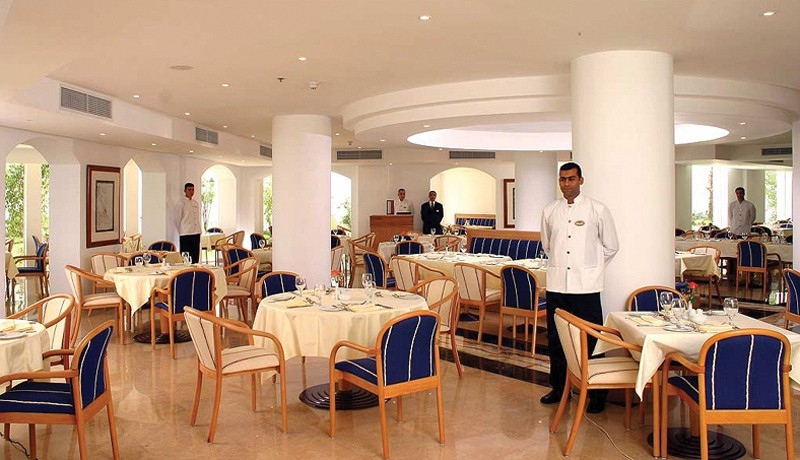 Imagen general del Hotel Ramada Plaza Naama Bay. Foto 2
