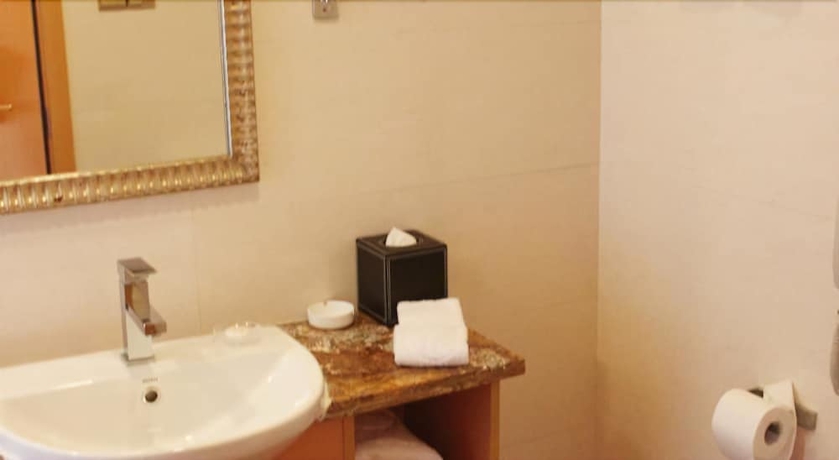 Imagen de la habitación del Hotel Ramada Plaza Pu Dong South Shanghai. Foto 13