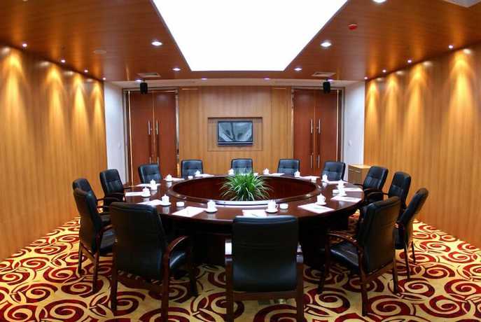 Imagen de los interiores del Hotel Ramada Plaza Riverside Hangzhou. Foto 17