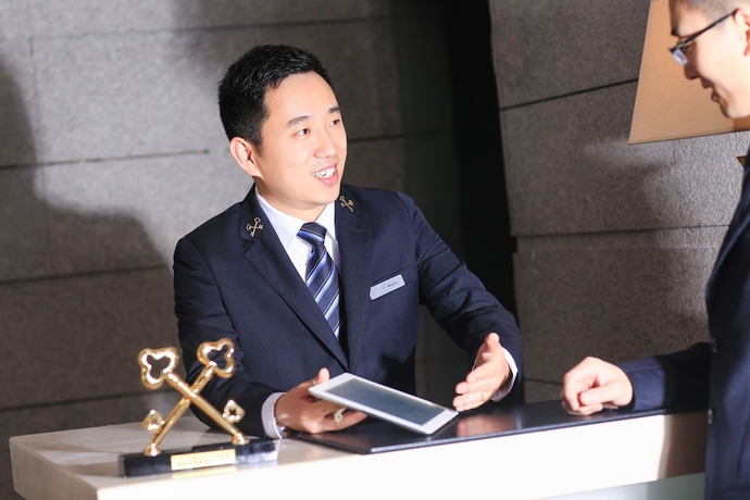 Imagen de los interiores del Hotel Ramada Plaza Shanghai Caohejing. Foto 18
