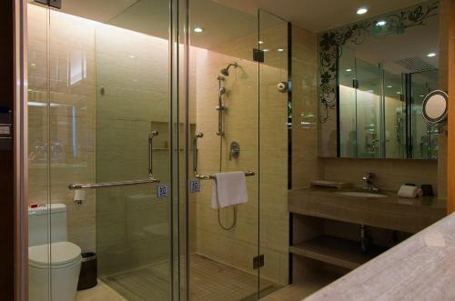 Imagen de la habitación del Hotel Ramada Plaza Shenzhen North. Foto 4