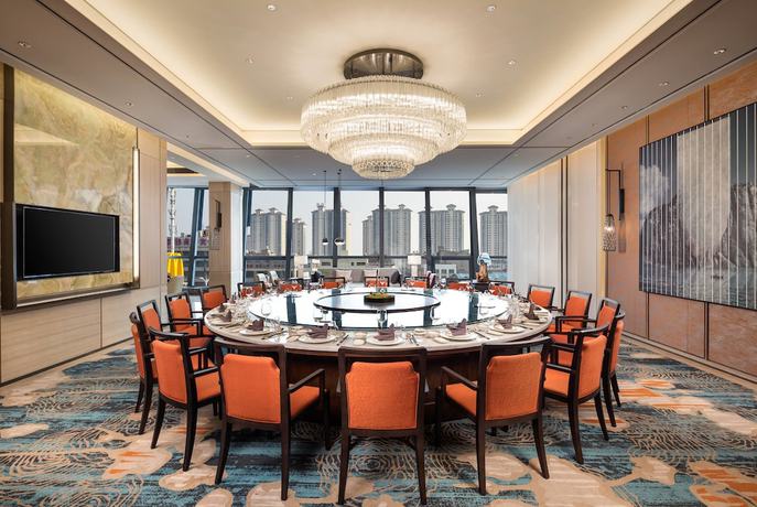 Imagen del bar/restaurante del Hotel Ramada Plaza Wyndham Xiangyang Xiangzhou. Foto 5