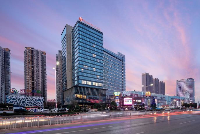 Imagen general del Hotel Ramada Plaza Wyndham Xiangyang Xiangzhou. Foto 1