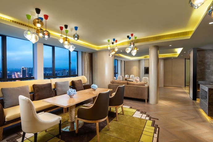 Imagen de los interiores del Hotel Ramada Plaza by Wyndham Changsha Xingsha. Foto 11