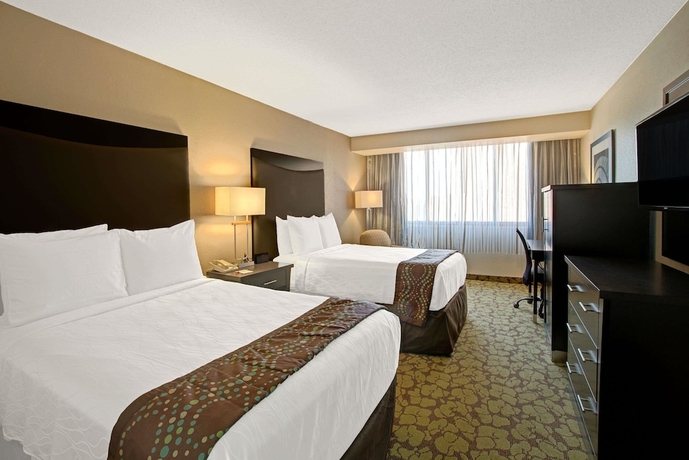 Imagen de la habitación del Hotel Ramada Plaza by Wyndham Charlotte Airport Conference Center. Foto 6