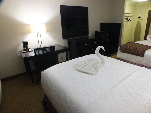 Imagen de la habitación del Hotel Ramada Plaza by Wyndham Charlotte Airport Conference Center. Foto 11