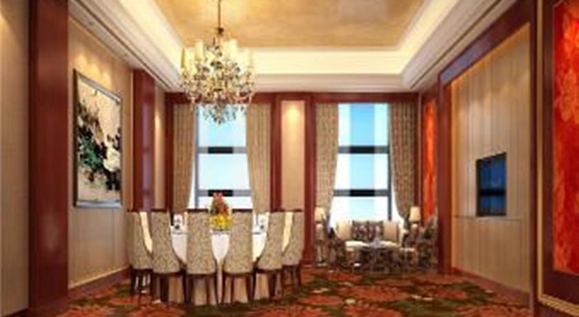 Imagen del bar/restaurante del Hotel Ramada Plaza by Wyndham Chibi. Foto 2