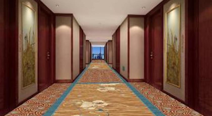 Imagen de los interiores del Hotel Ramada Plaza by Wyndham Chibi. Foto 8