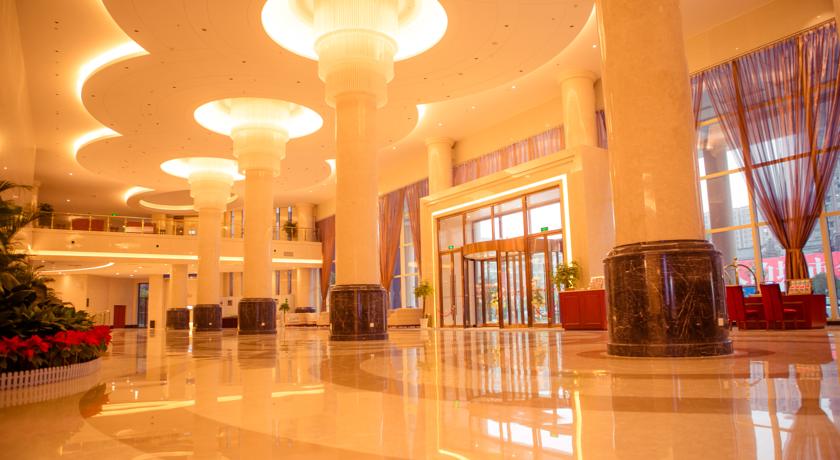 Imagen de los interiores del Hotel Ramada Plaza by Wyndham Chibi. Foto 13