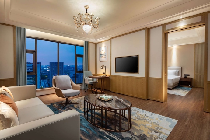 Imagen de la habitación del Hotel Ramada Plaza by Wyndham Dongguan Songshan Lake. Foto 9