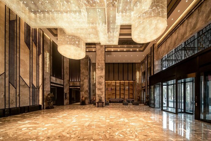 Imagen de los interiores del Hotel Ramada Plaza by Wyndham Hezhou North. Foto 16