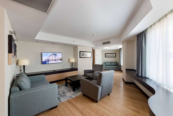 Imagen de la habitación del Hotel Ramada Plaza by Wyndham Istanbul City Center. Foto 11