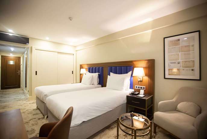 Imagen de la habitación del Hotel Ramada Plaza by Wyndham Istanbul Sultanahmet. Foto 10