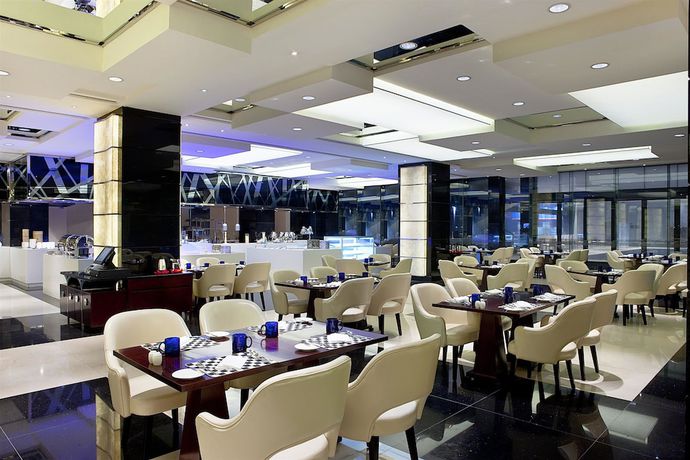 Imagen de los interiores del Hotel Ramada Plaza by Wyndham Lianyungang. Foto 18