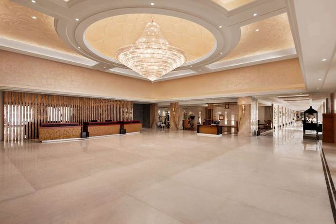 Imagen de los interiores del Hotel Ramada Plaza by Wyndham Lucknow. Foto 17
