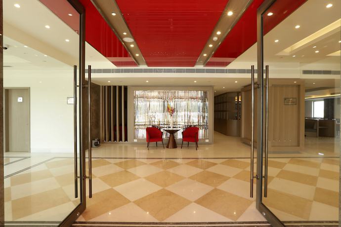 Imagen de los interiores del Hotel Ramada Plaza by Wyndham Lucknow. Foto 20