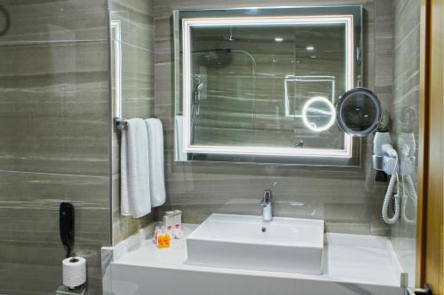 Imagen de la habitación del Hotel Ramada Plaza by Wyndham Ordu. Foto 17