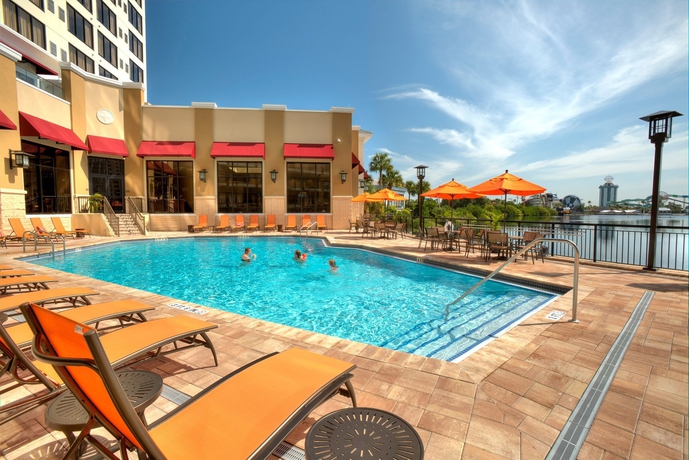 Imagen de la piscina del Hotel Ramada Plaza by Wyndham Orlando Resort & Suites Intl Drive. Foto 14