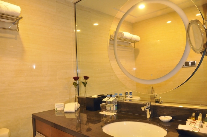 Imagen de la habitación del Hotel Ramada Plaza by Wyndham Pudong. Foto 8