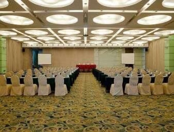 Imagen de los interiores del Hotel Ramada Plaza by Wyndham Sino Bay Shanghai. Foto 6