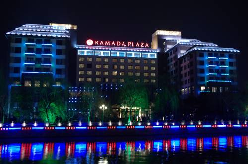 Imagen de los exteriores del Hotel Ramada Plaza by Wyndham Yangzhou Casa. Foto 9