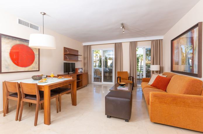 Imagen de la habitación del Hotel Ramada Residences by Wyndham Costa del Sol Fuengirola. Foto 5