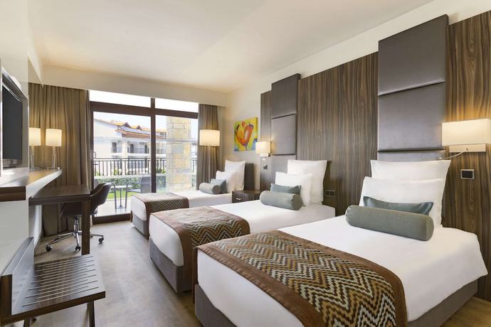 Imagen de la habitación del Hotel Ramada Resort By Wyndham Akbuk. Foto 7