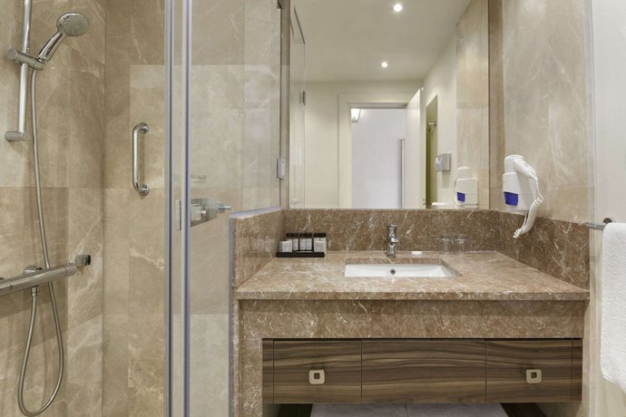 Imagen de la habitación del Hotel Ramada Resort By Wyndham Akbuk. Foto 14