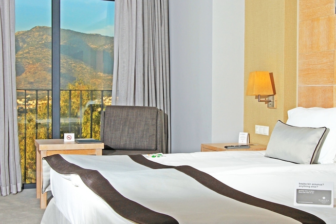 Imagen de la habitación del Hotel Ramada Resort By Wyndham Bodrum. Foto 3
