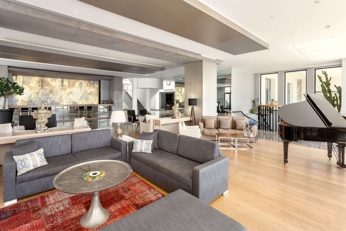 Imagen de los interiores del Hotel Ramada Resort By Wyndham Bodrum. Foto 16